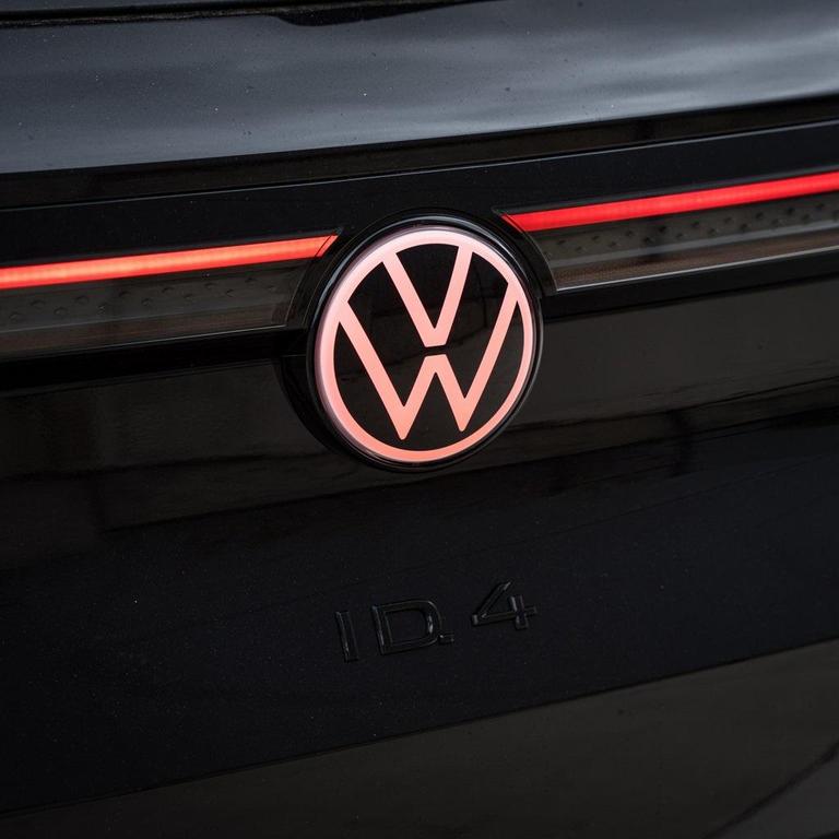 new 2025 Volkswagen ID.4 car, priced at $48,066