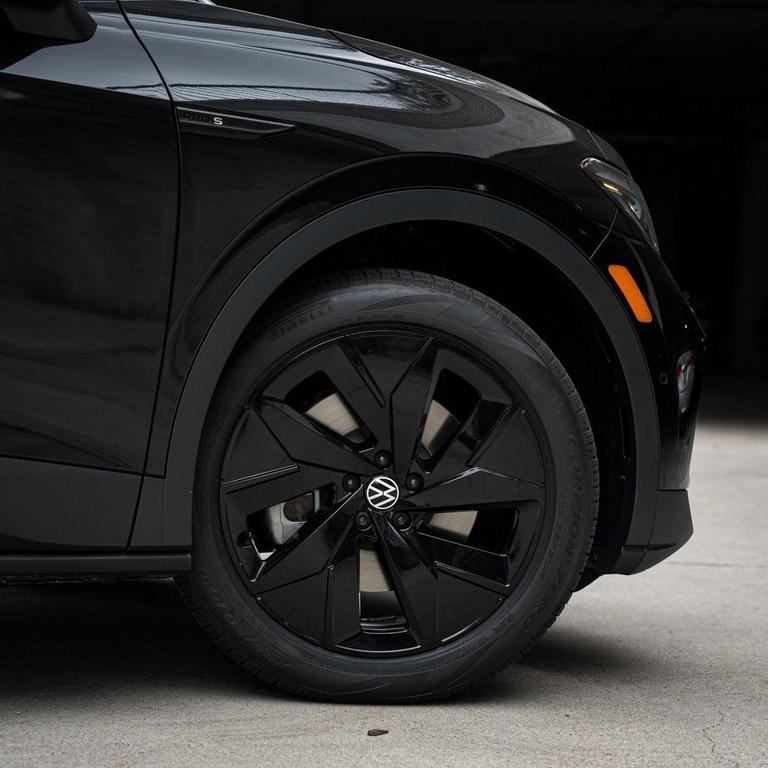 new 2025 Volkswagen ID.4 car, priced at $48,066