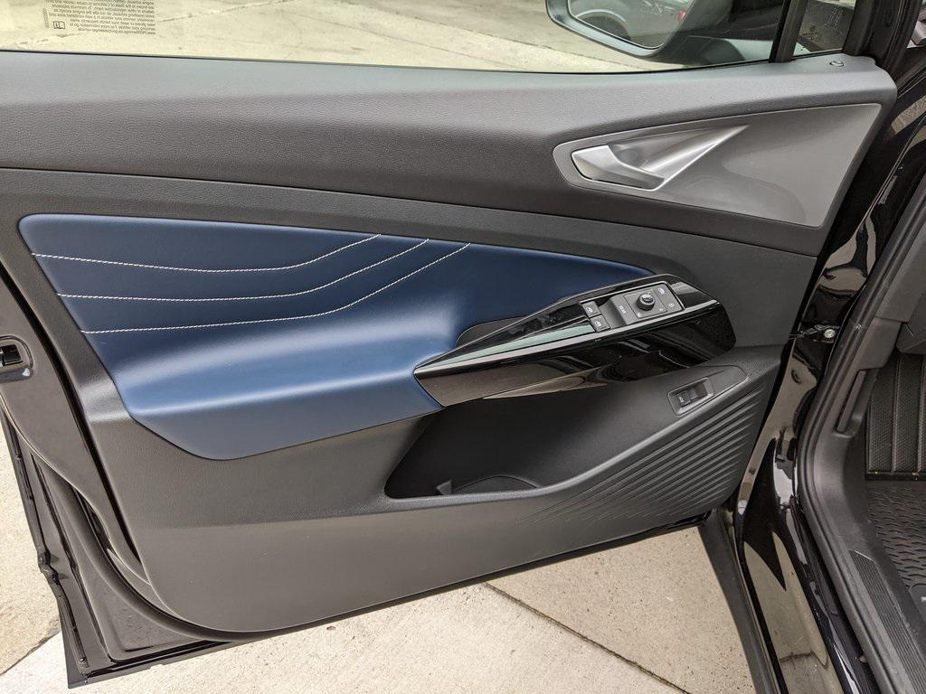 new 2025 Volkswagen ID.4 car, priced at $48,066