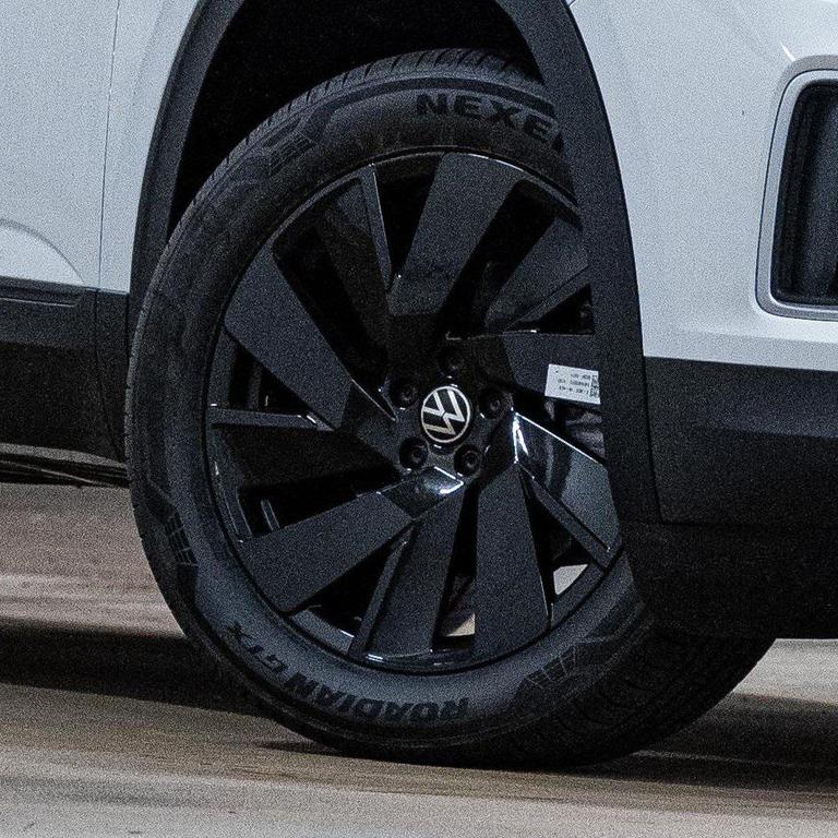 new 2025 Volkswagen Atlas car, priced at $41,552