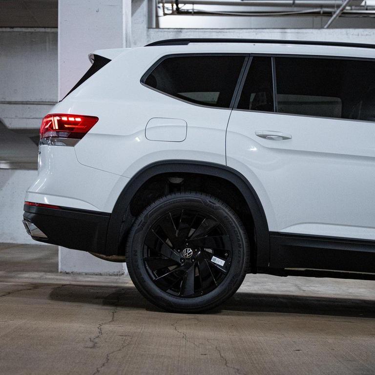 new 2025 Volkswagen Atlas car, priced at $41,552