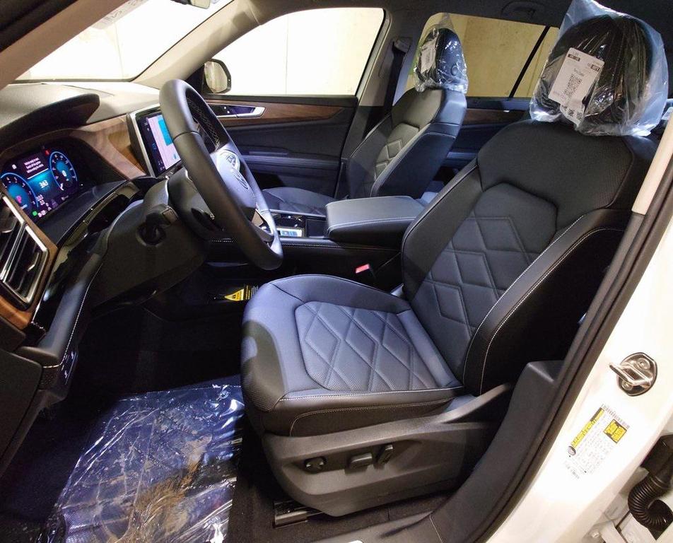 new 2025 Volkswagen Atlas car, priced at $41,552