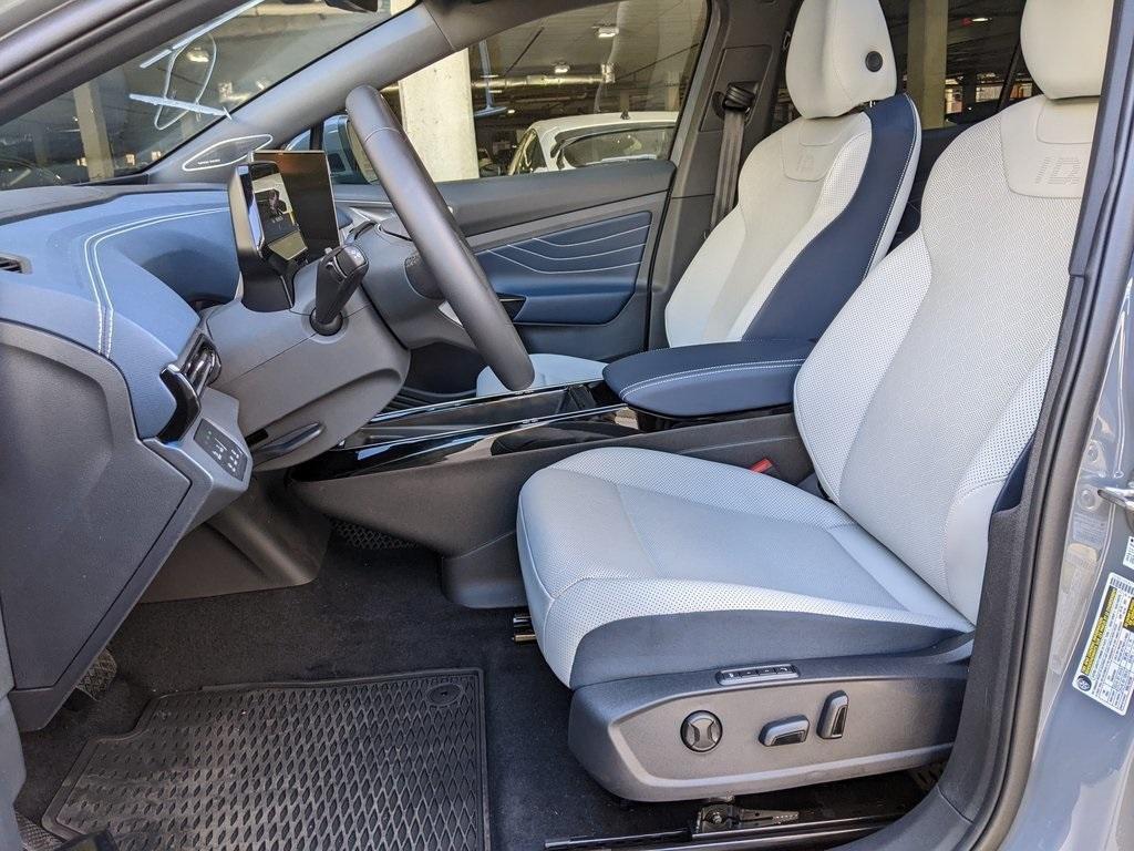 new 2025 Volkswagen ID.4 car, priced at $59,461