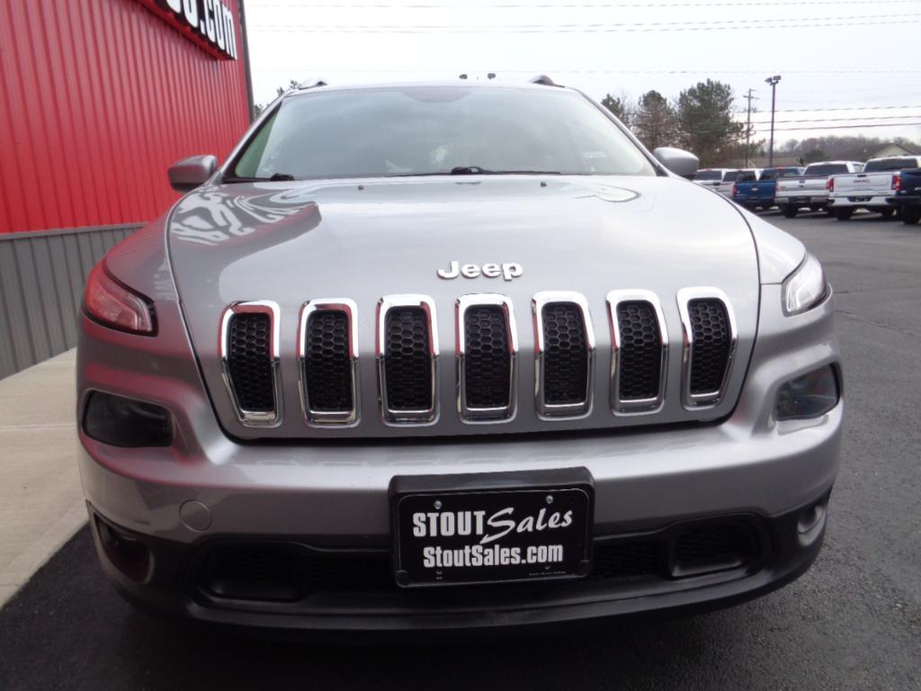 used 2015 Jeep Cherokee car, priced at $9,995