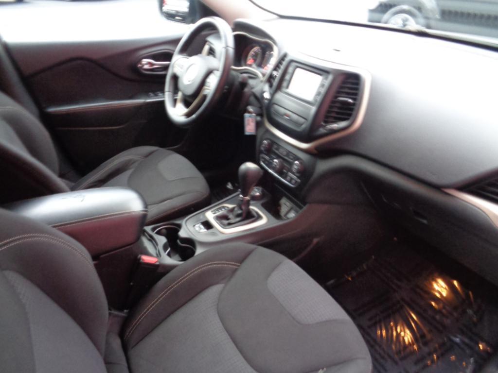 used 2015 Jeep Cherokee car, priced at $9,995