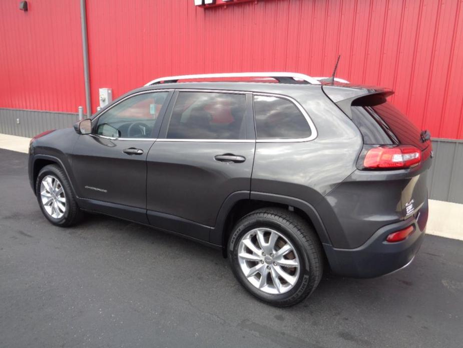 used 2016 Jeep Cherokee car, priced at $10,995