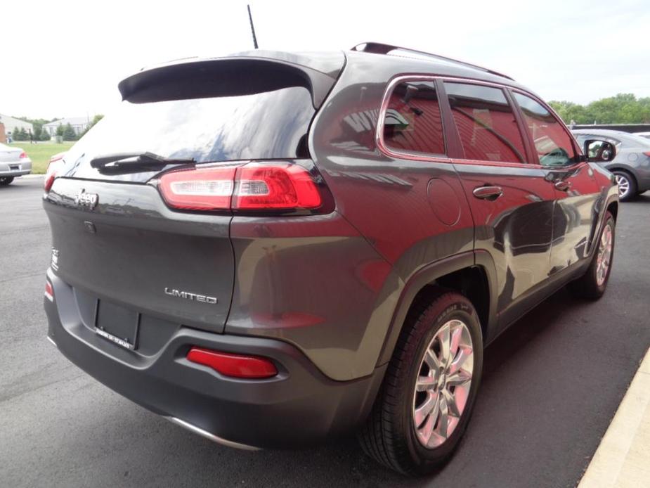 used 2016 Jeep Cherokee car, priced at $10,995