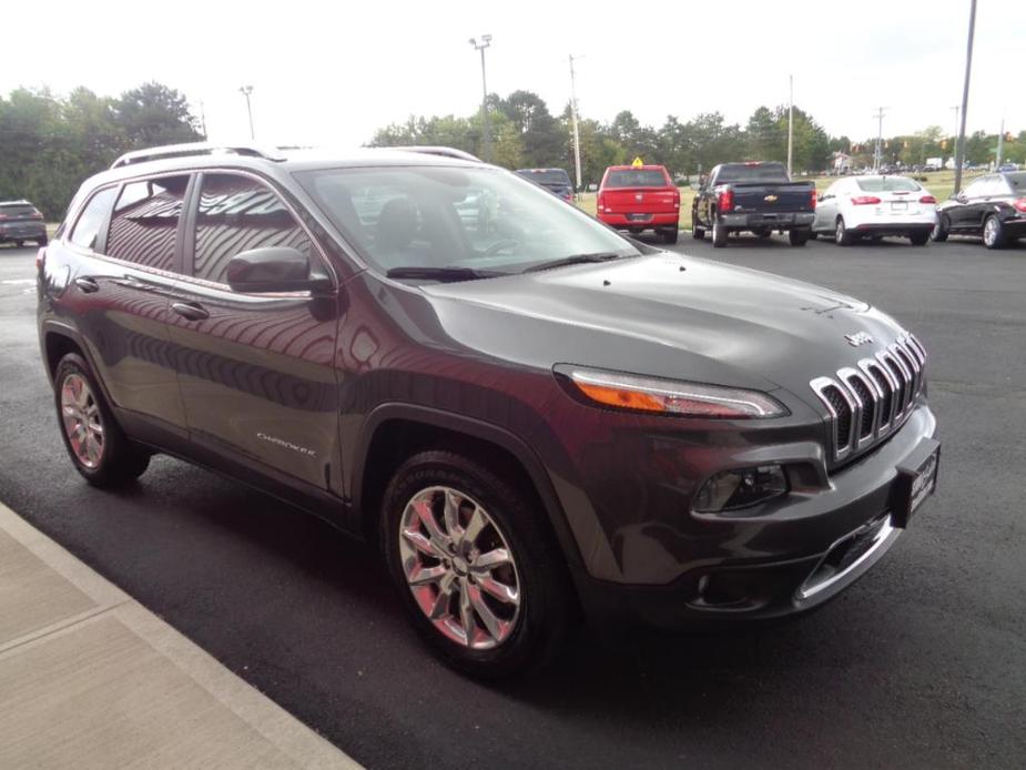 used 2017 Jeep Cherokee car, priced at $12,995