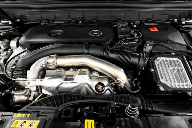 new 2025 Mercedes-Benz GLB 250 car, priced at $52,100