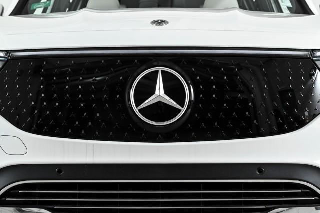 new 2024 Mercedes-Benz EQB 350 car, priced at $63,225