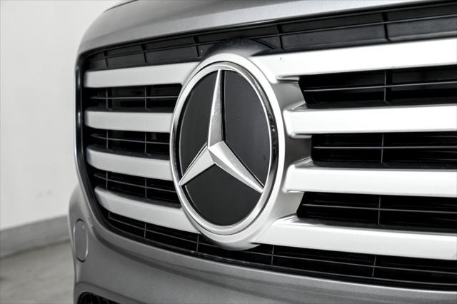 new 2025 Mercedes-Benz GLB 250 car, priced at $53,045