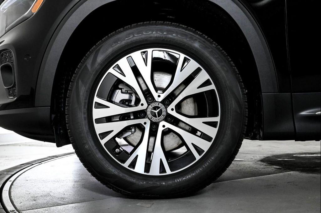 new 2026 Mercedes-Benz GLB 250 car, priced at $53,980
