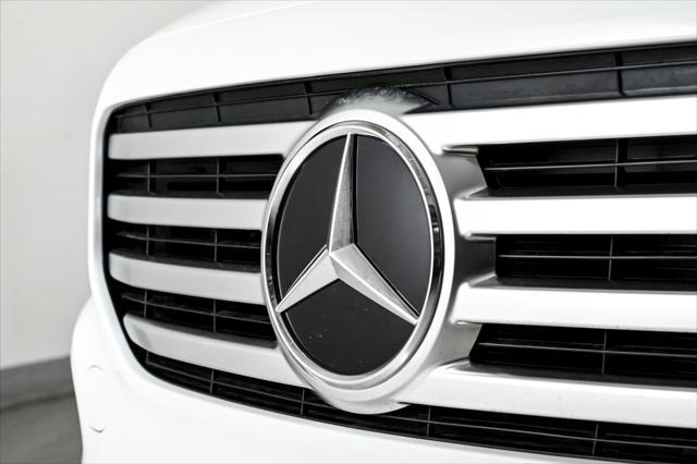 new 2025 Mercedes-Benz GLB 250 car, priced at $49,595
