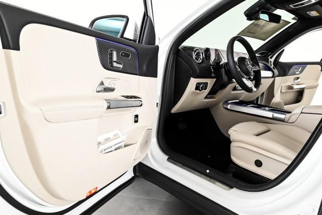 new 2024 Mercedes-Benz GLB 250 car, priced at $51,695