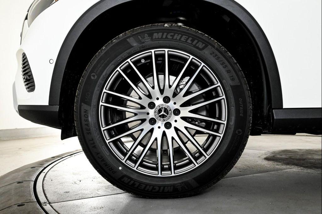 new 2025 Mercedes-Benz GLC 300 car, priced at $54,920