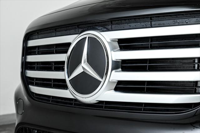 new 2025 Mercedes-Benz GLB 250 car, priced at $53,190