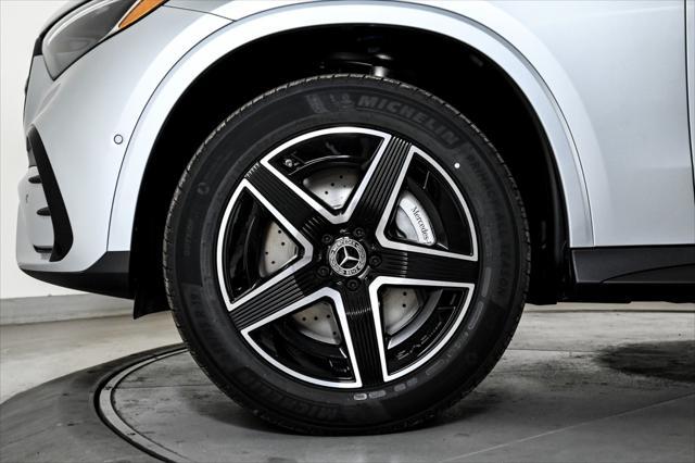 new 2025 Mercedes-Benz GLC 300 car, priced at $63,385