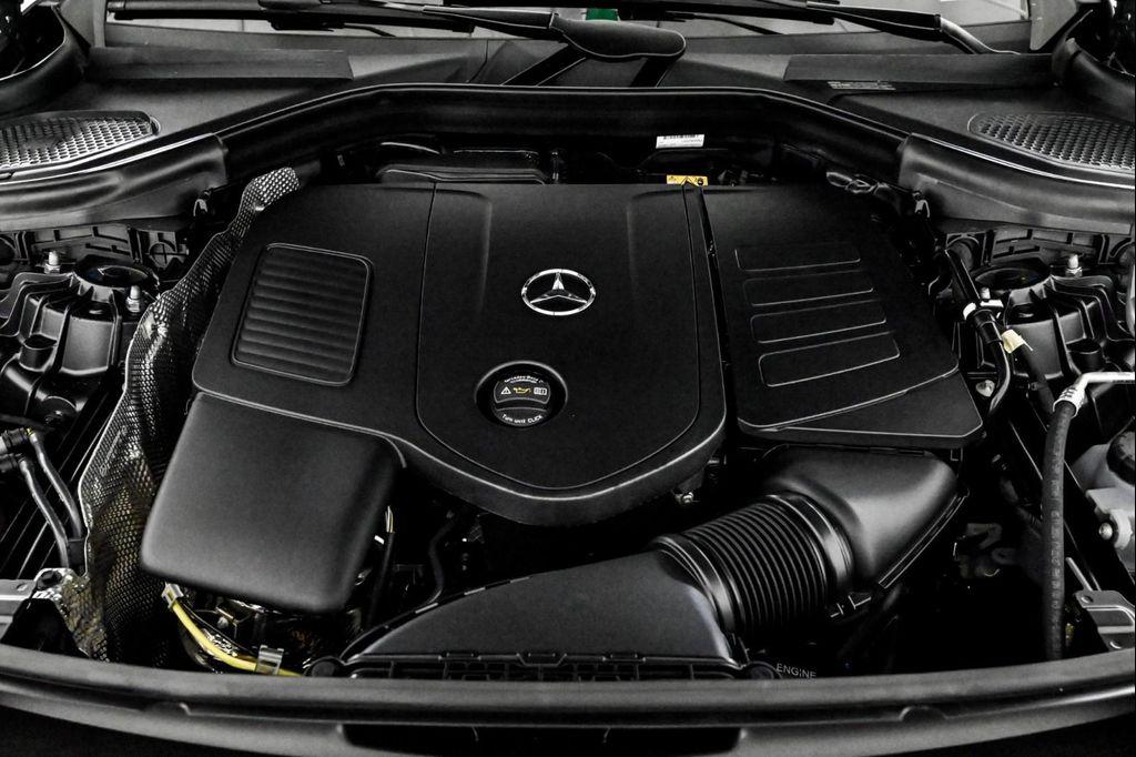 new 2025 Mercedes-Benz GLC 300 car, priced at $69,735