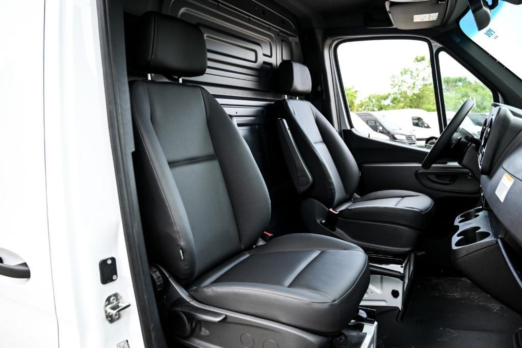 new 2024 Mercedes-Benz Sprinter 2500 car, priced at $55,042