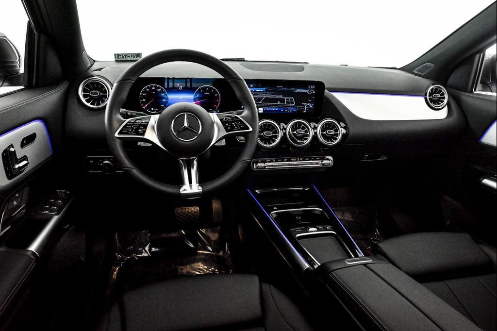 used 2025 Mercedes-Benz GLA 250 car, priced at $42,994
