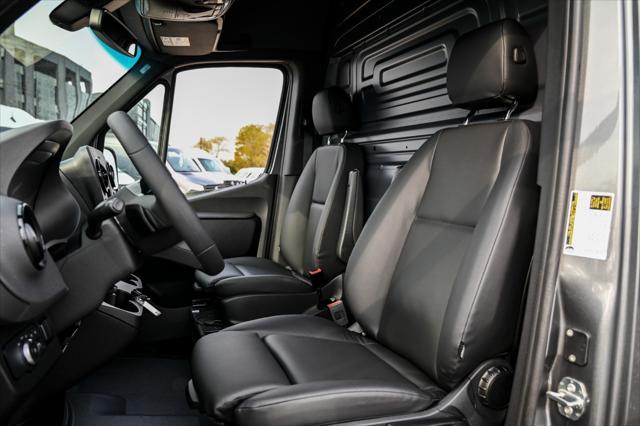 new 2025 Mercedes-Benz Sprinter 2500 car, priced at $65,682