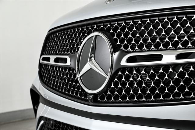 new 2025 Mercedes-Benz GLC 300 car, priced at $57,085