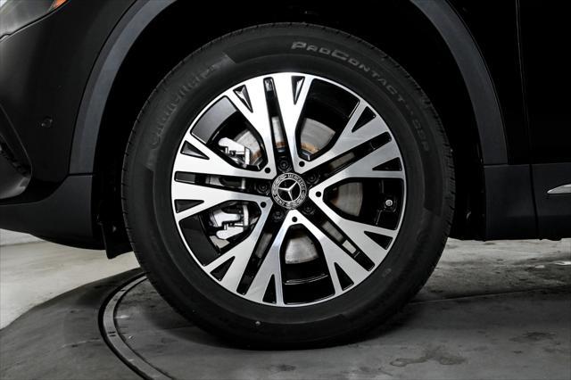 new 2025 Mercedes-Benz GLA 250 car, priced at $47,295