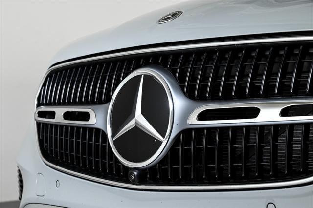 new 2025 Mercedes-Benz GLC 300 car, priced at $62,420