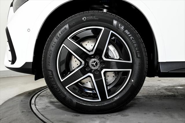 new 2025 Mercedes-Benz GLC 300 car, priced at $57,800