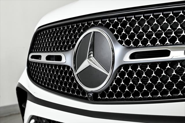 new 2025 Mercedes-Benz GLC 300 car, priced at $57,800
