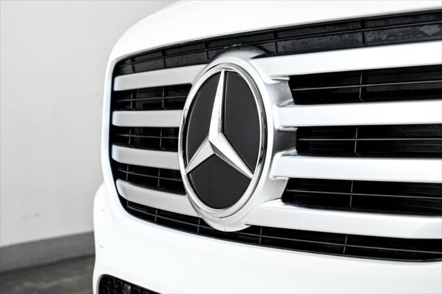 new 2025 Mercedes-Benz GLB 250 car, priced at $51,095