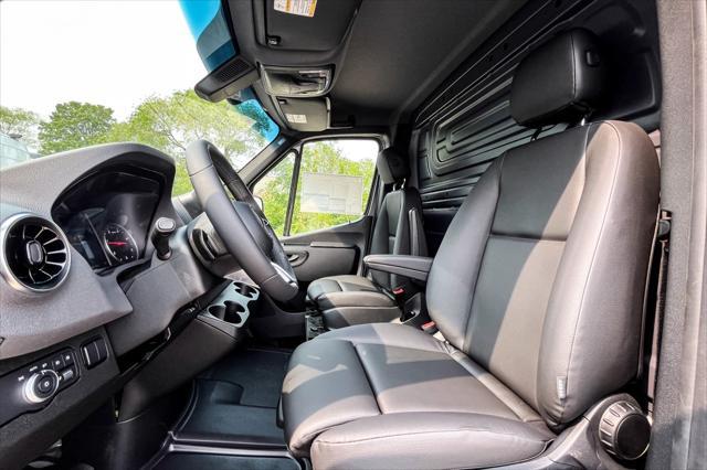 new 2025 Mercedes-Benz Sprinter 2500 car, priced at $59,633
