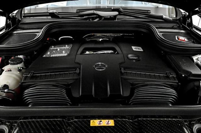 new 2025 Mercedes-Benz Maybach GLS 600 car, priced at $181,050