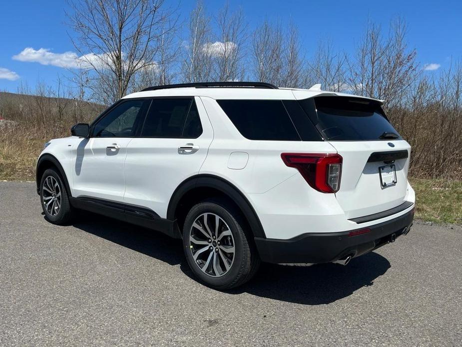 new 2024 Ford Explorer car, priced at $52,230