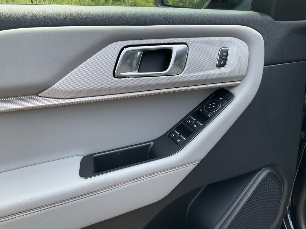 new 2025 Ford Explorer car, priced at $46,218