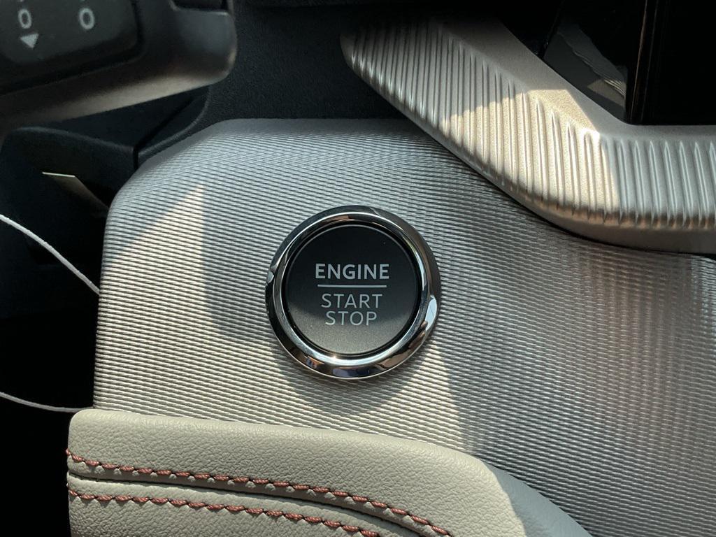 new 2025 Ford Explorer car, priced at $46,218