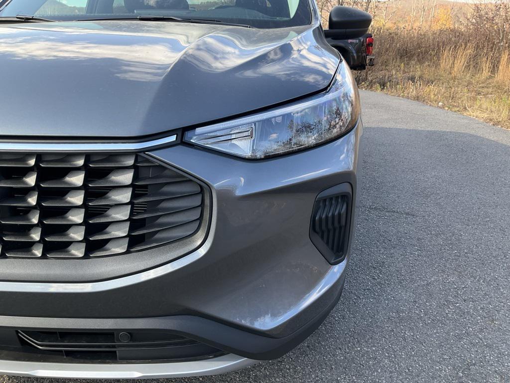 new 2025 Ford Escape car, priced at $33,440