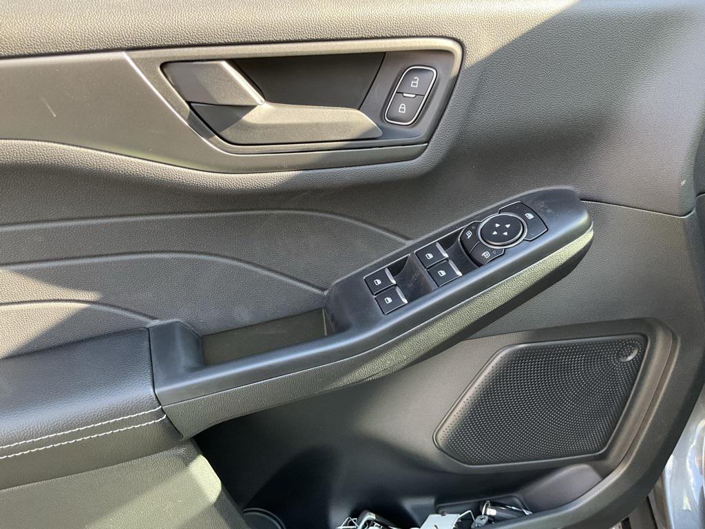 new 2025 Ford Escape car, priced at $33,440