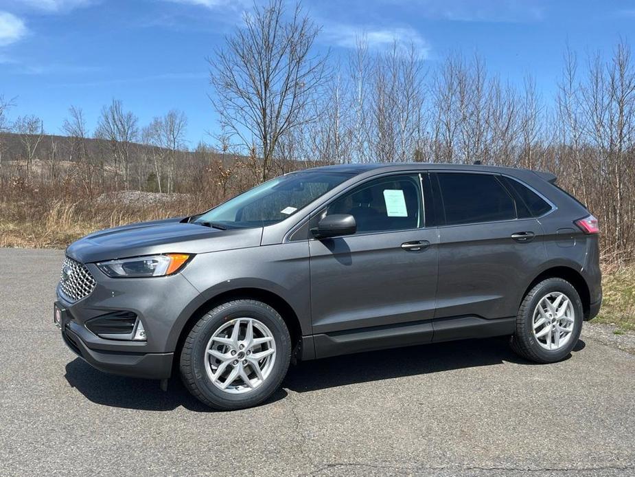 new 2024 Ford Edge car, priced at $43,955