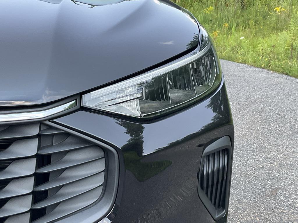 new 2025 Ford Escape car, priced at $30,047