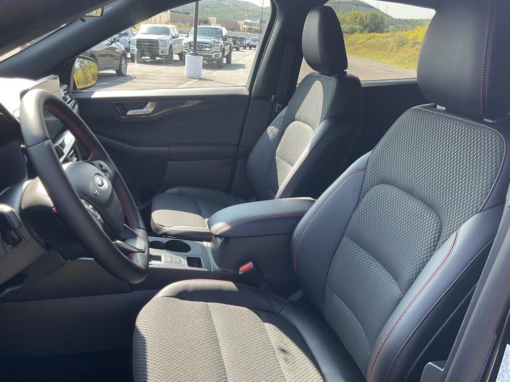 new 2025 Ford Escape car, priced at $31,046