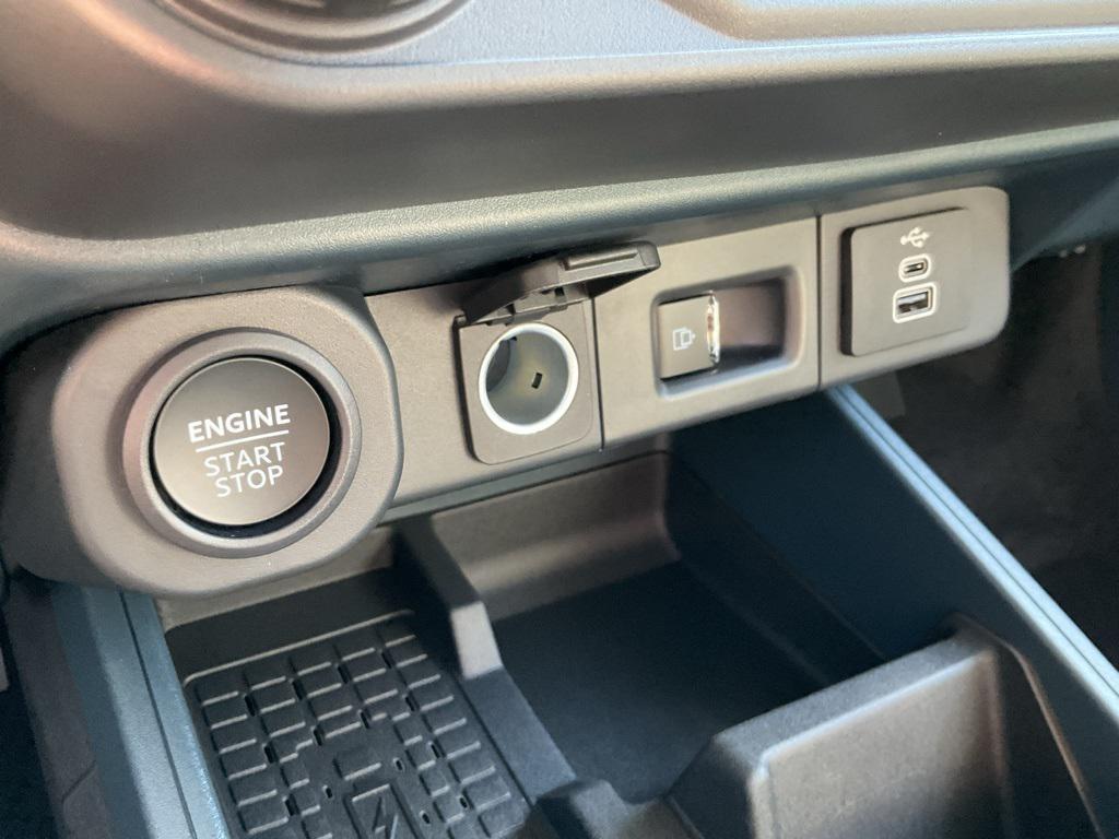 new 2025 Ford Maverick car, priced at $38,232