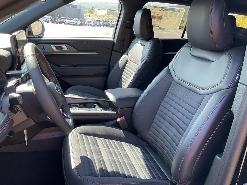 new 2025 Ford Explorer car, priced at $50,092