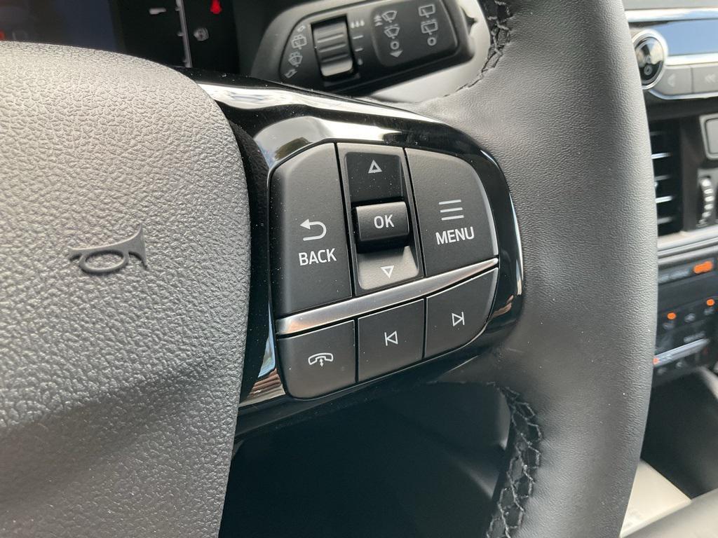 new 2025 Ford Escape car, priced at $29,040
