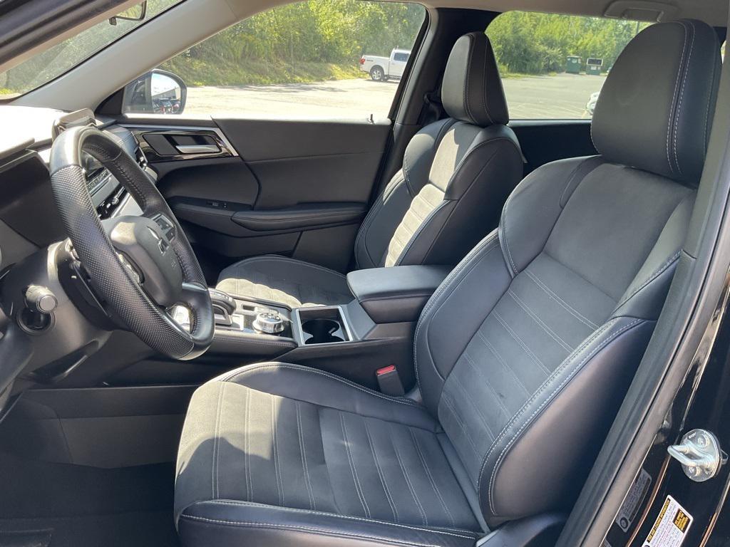used 2023 Mitsubishi Outlander car, priced at $24,989