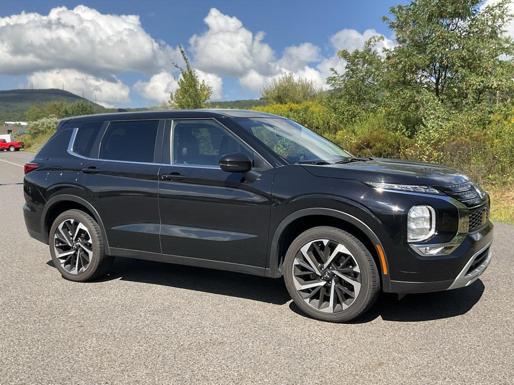 used 2023 Mitsubishi Outlander car, priced at $24,989