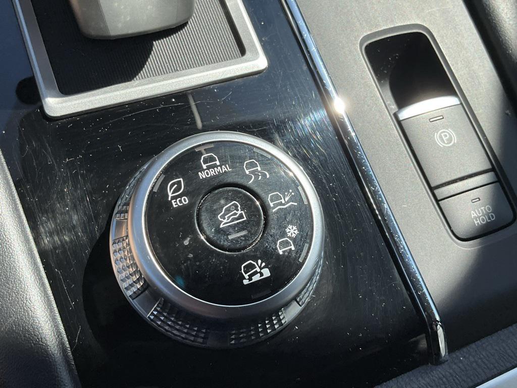 used 2023 Mitsubishi Outlander car, priced at $24,989