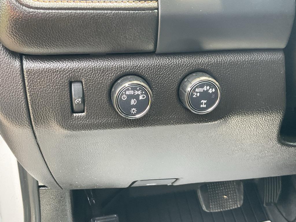 used 2022 GMC Canyon car, priced at $30,999