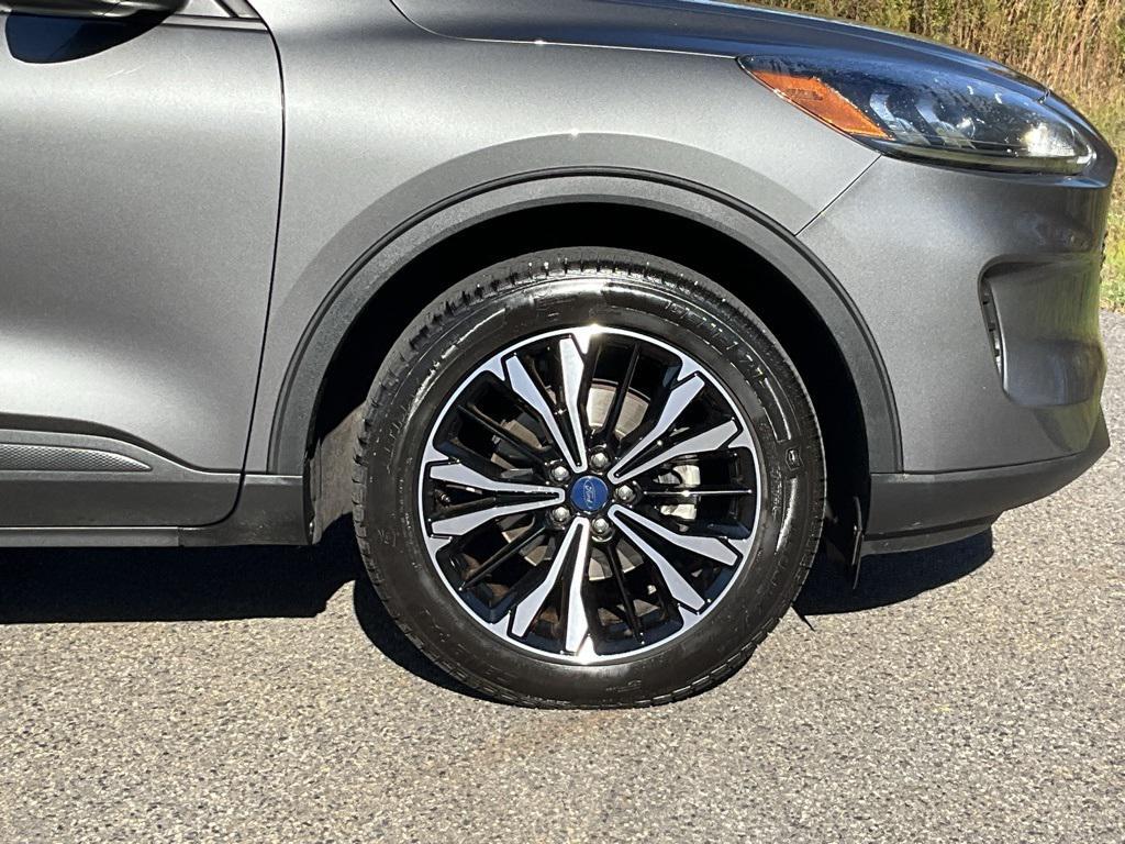 used 2022 Ford Escape car, priced at $21,999