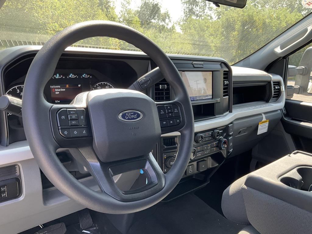 new 2025 Ford F-350 car, priced at $60,025